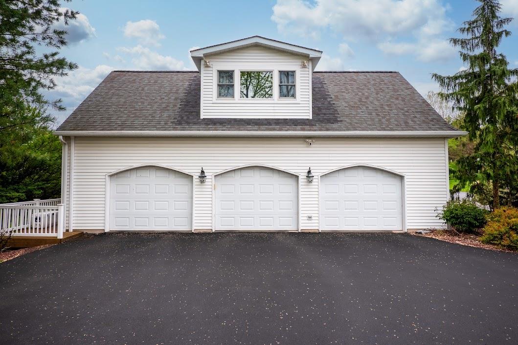 4450 Pond View Court Property Photo 62