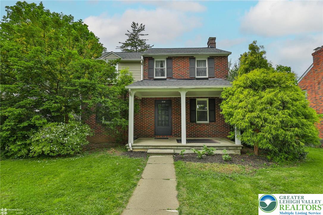 919 7th Avenue Property Photo 1