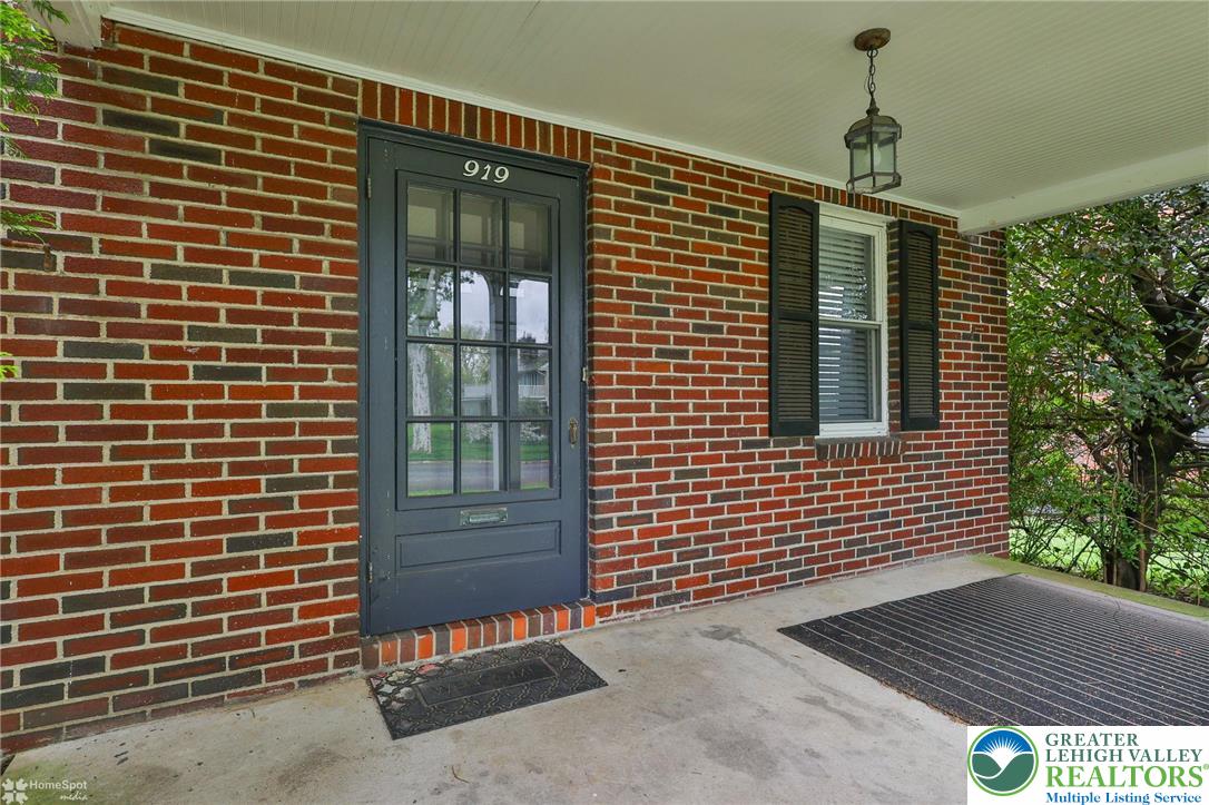 919 7th Avenue Property Photo 2