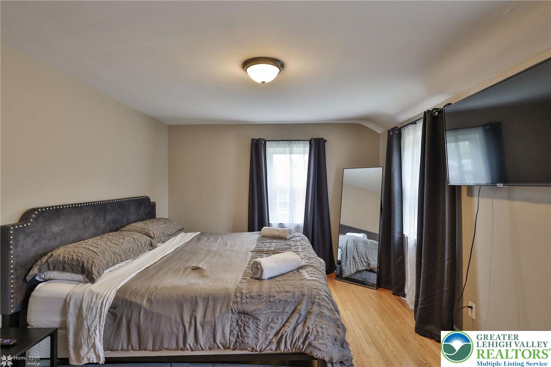 919 7th Avenue Property Photo 12
