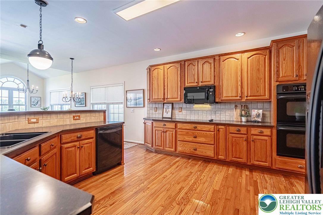 5010 Valley Stream Lane Property Photo 13