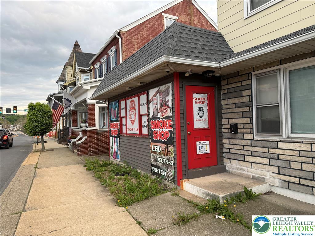 223 Main Street Property Photo 1