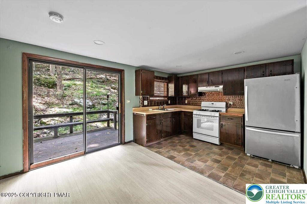 6061 Decker Road Property Photo 9