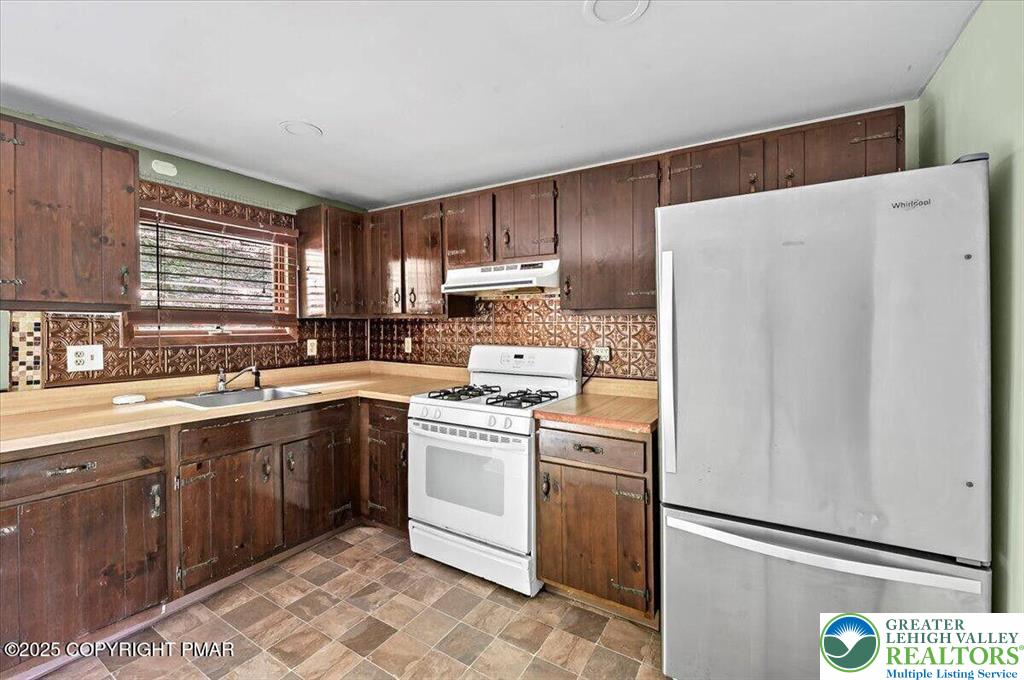 6061 Decker Road Property Photo 11