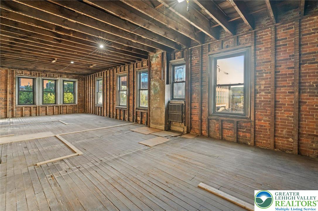 13 East 3rd Street C Property Photo 16