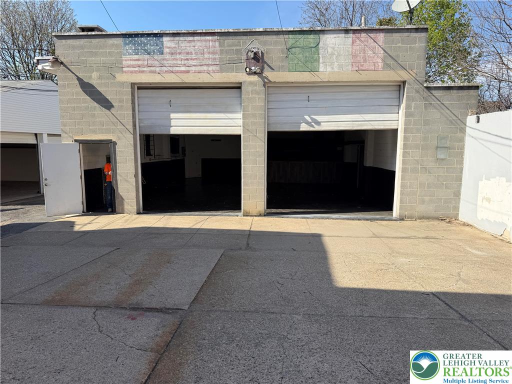 1211 Washington Street Property Photo 1