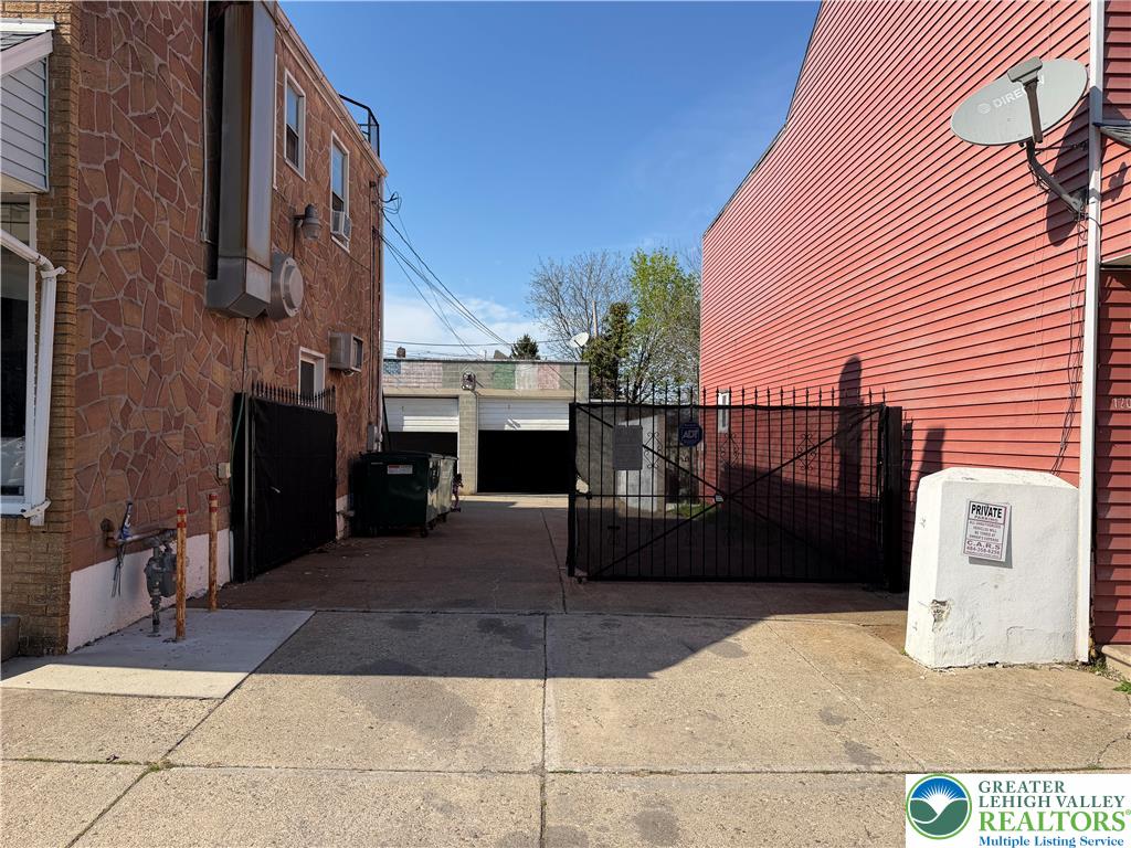 1211 Washington Street Property Photo 2