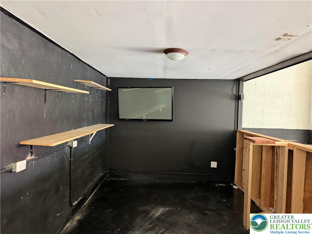 1211 Washington Street Property Photo 7