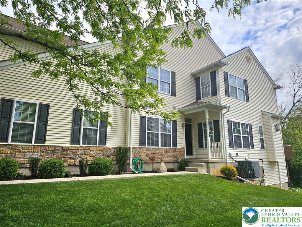 127 Willow Drive Property Photo 1