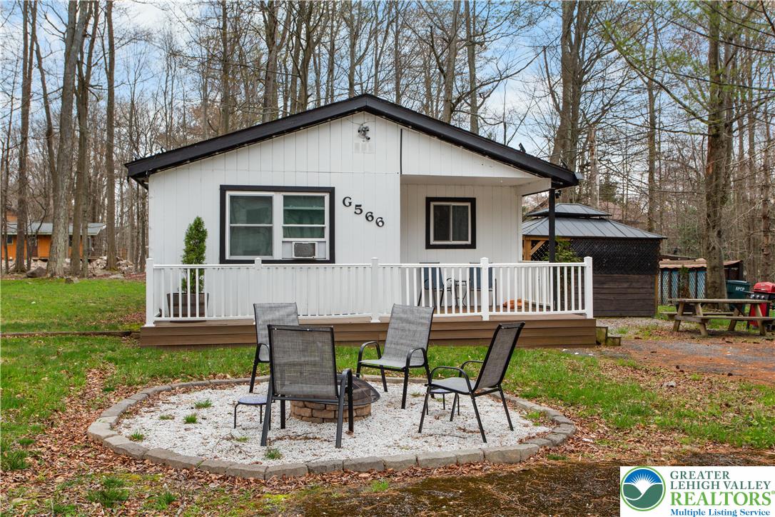 7483 Cottage Lane Property Photo 13