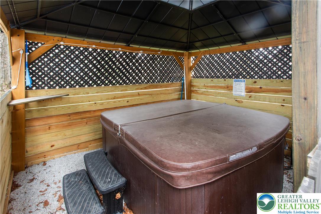 7483 Cottage Lane Property Photo 16