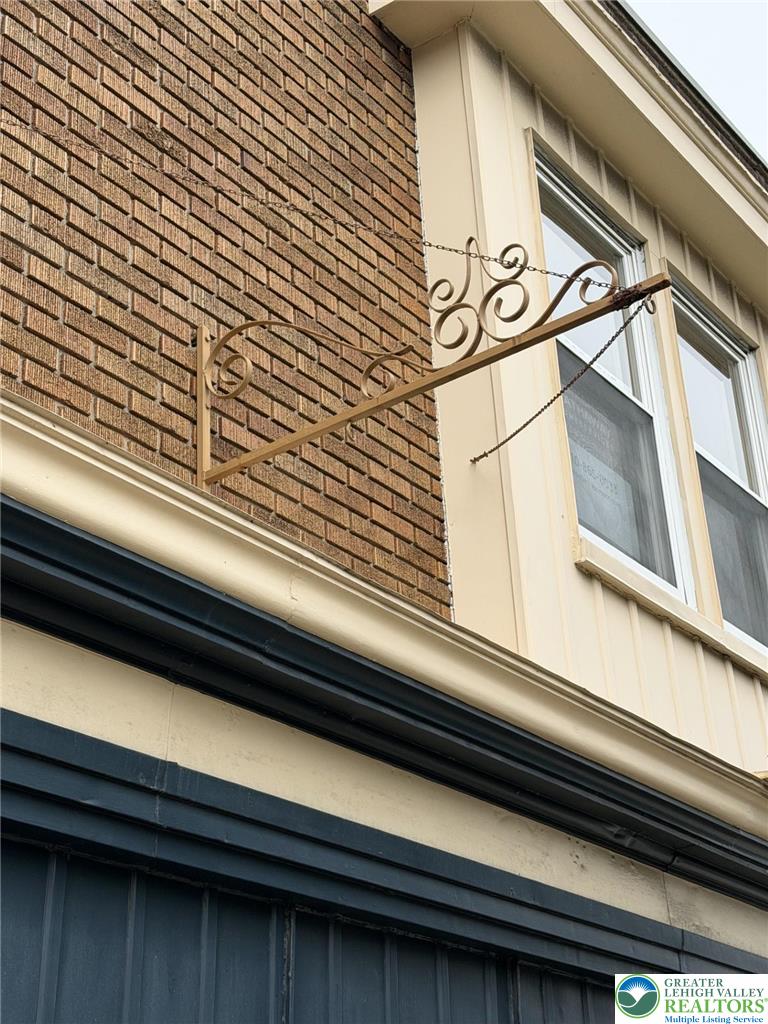 606 West Broad Street Rear Property Photo 12