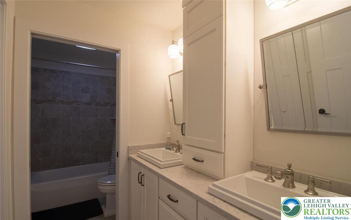 715 Arrowhead Lane Property Photo 33