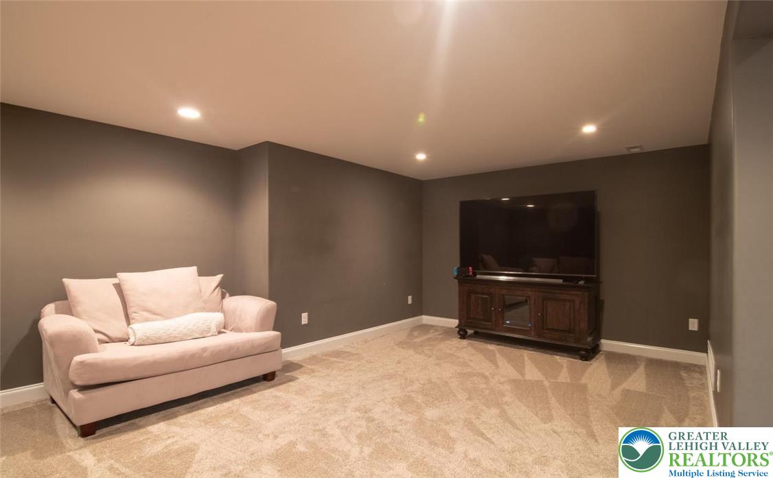 715 Arrowhead Lane Property Photo 42