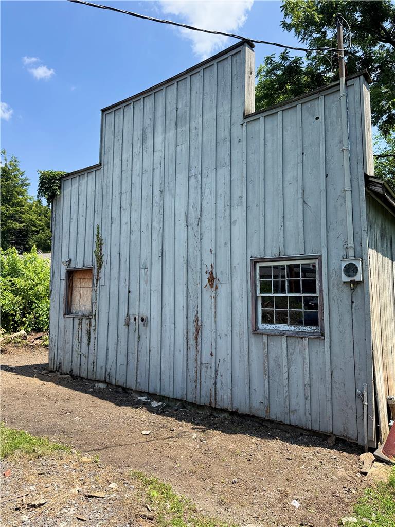 3282 Easton Avenue Property Photo 1