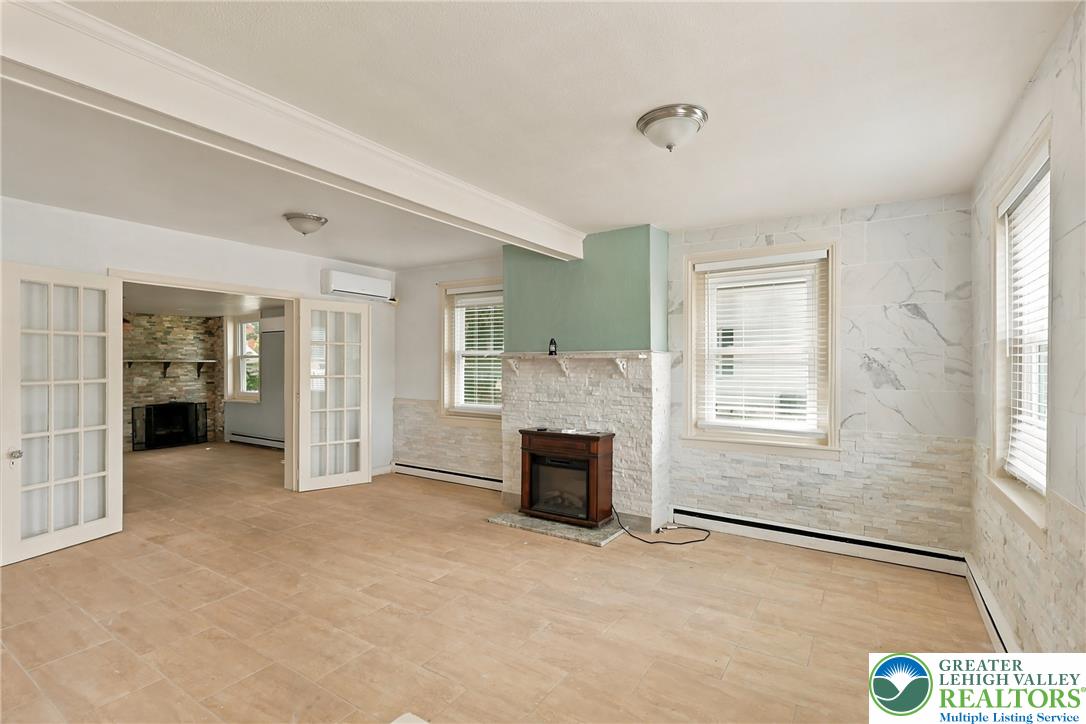 3276 Easton Avenue Property Photo 9