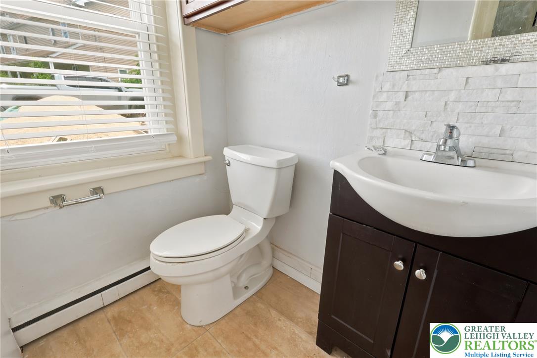 3276 Easton Avenue Property Photo 11