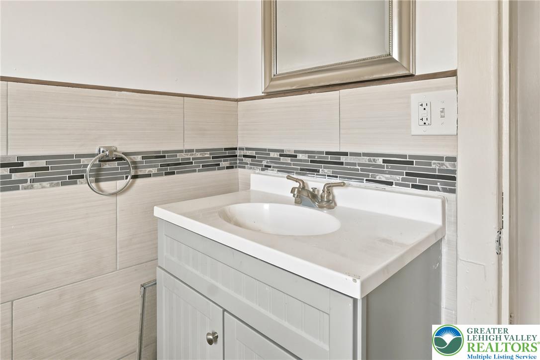 3276 Easton Avenue Property Photo 37