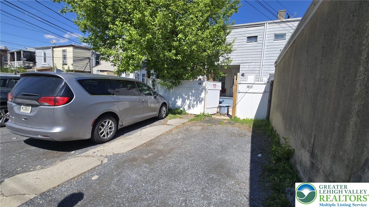 34 12th Street Property Photo 2