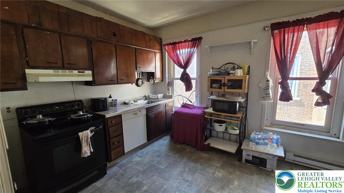 34 12th Street Property Photo 6