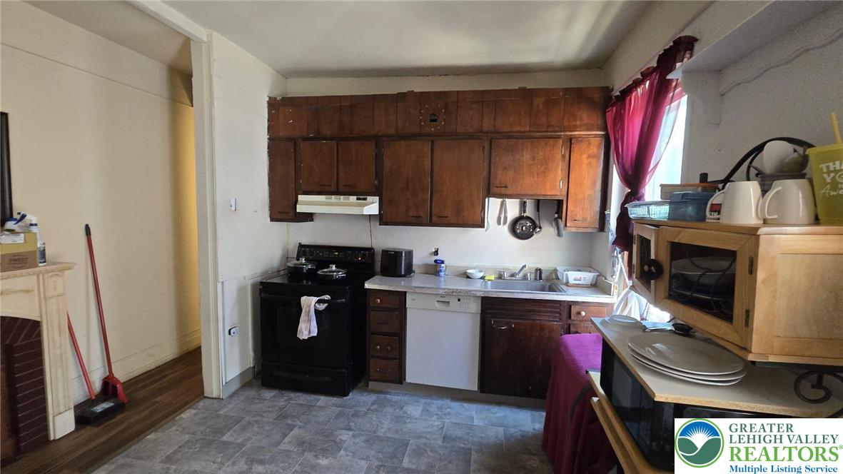 34 12th Street Property Photo 7