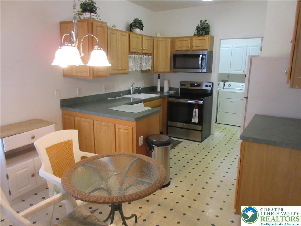 2430 Steeplechase Drive Property Photo 9