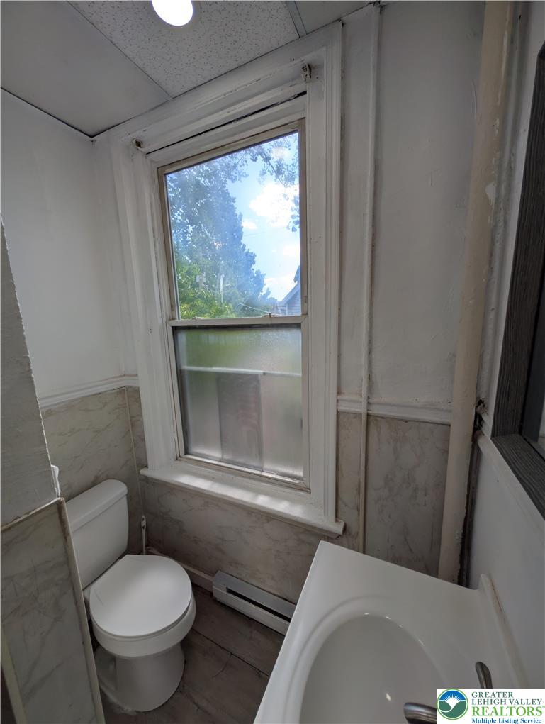 729 East 4th Street Apt 2 Property Photo 5