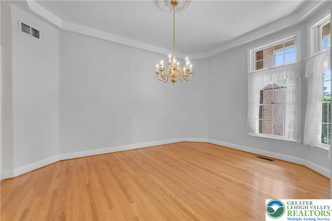 268 Jefferson Place Property Photo 8