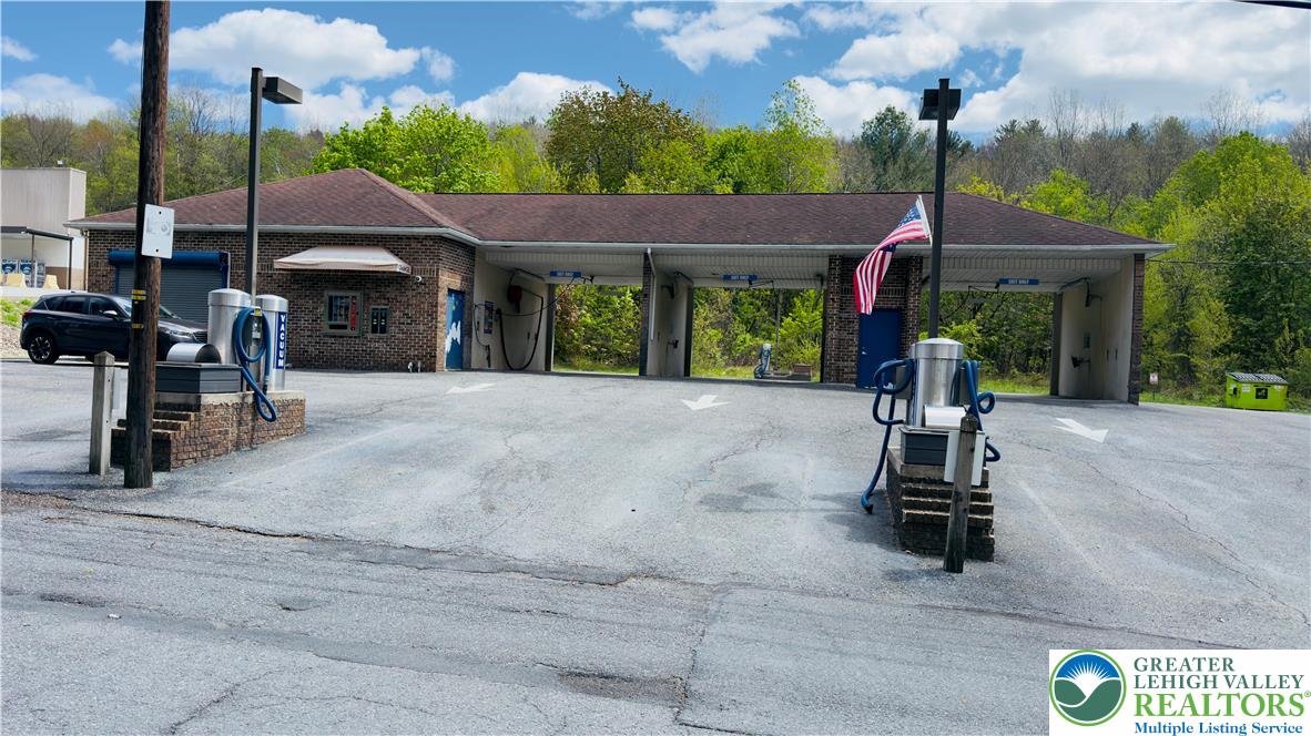 500 West Bertsch Street Property Photo 1