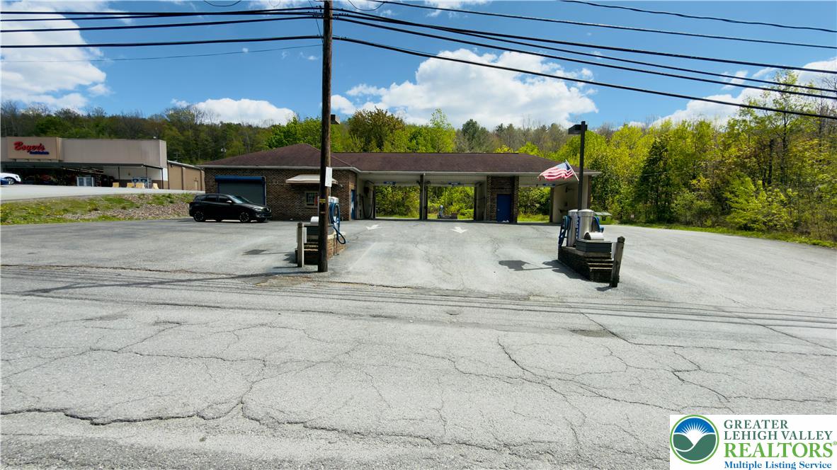 500 West Bertsch Street Property Photo 2
