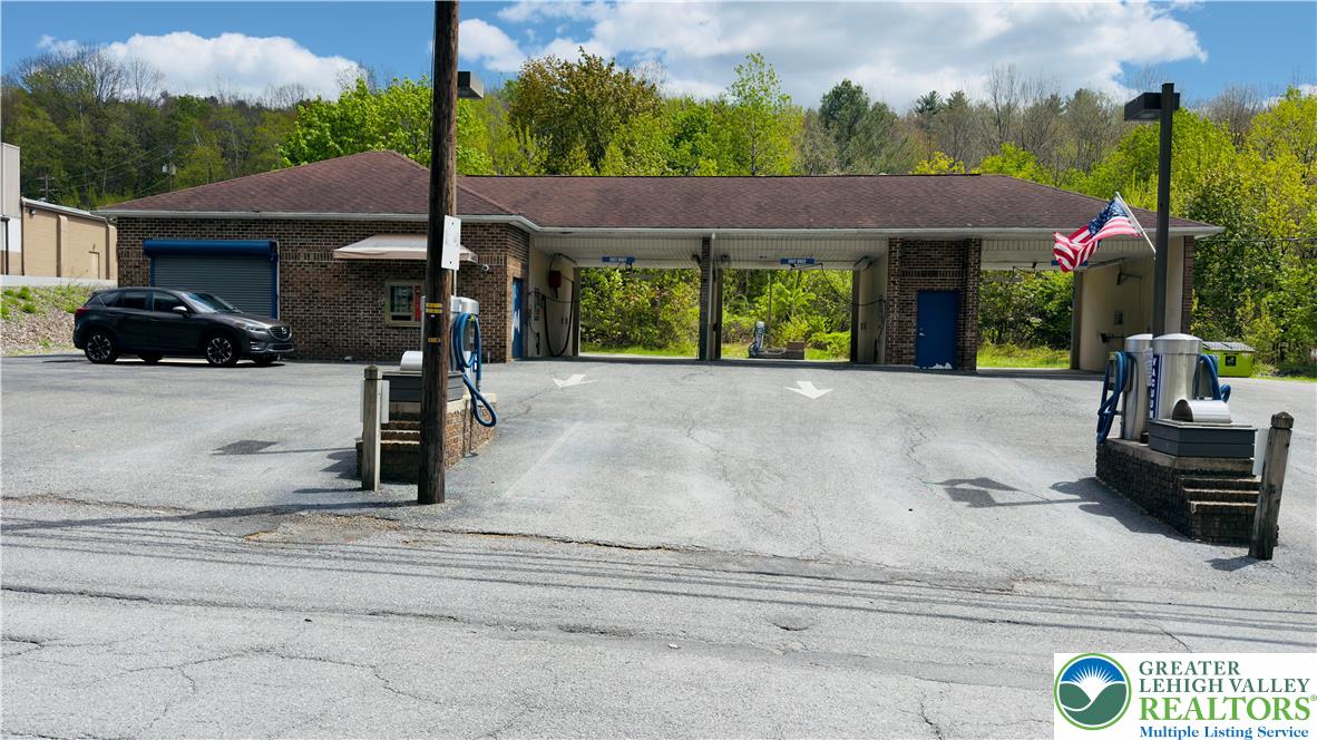 500 West Bertsch Street Property Photo 5