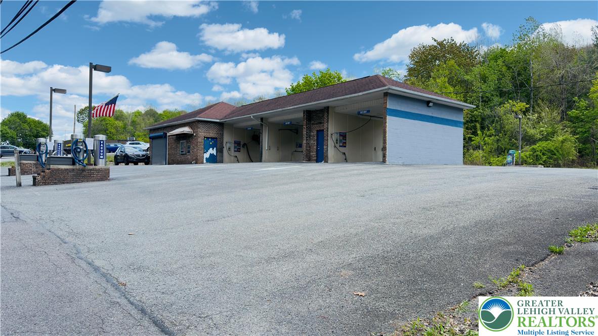 500 West Bertsch Street Property Photo 6