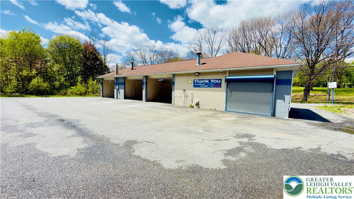 500 West Bertsch Street Property Photo 10