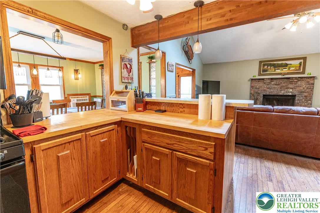 1328 Winding Way Property Photo 12