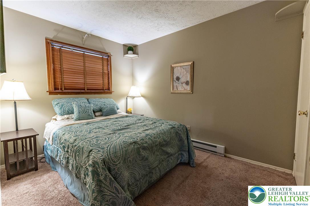 1328 Winding Way Property Photo 26