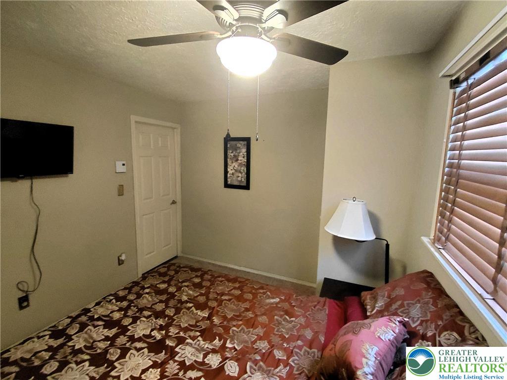 1328 Winding Way Property Photo 28