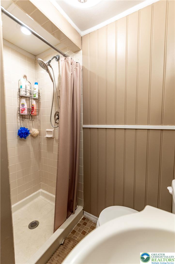 1328 Winding Way Property Photo 31