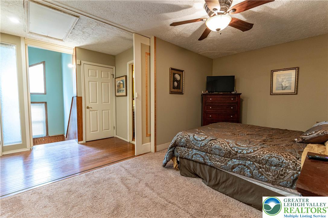 1328 Winding Way Property Photo 37