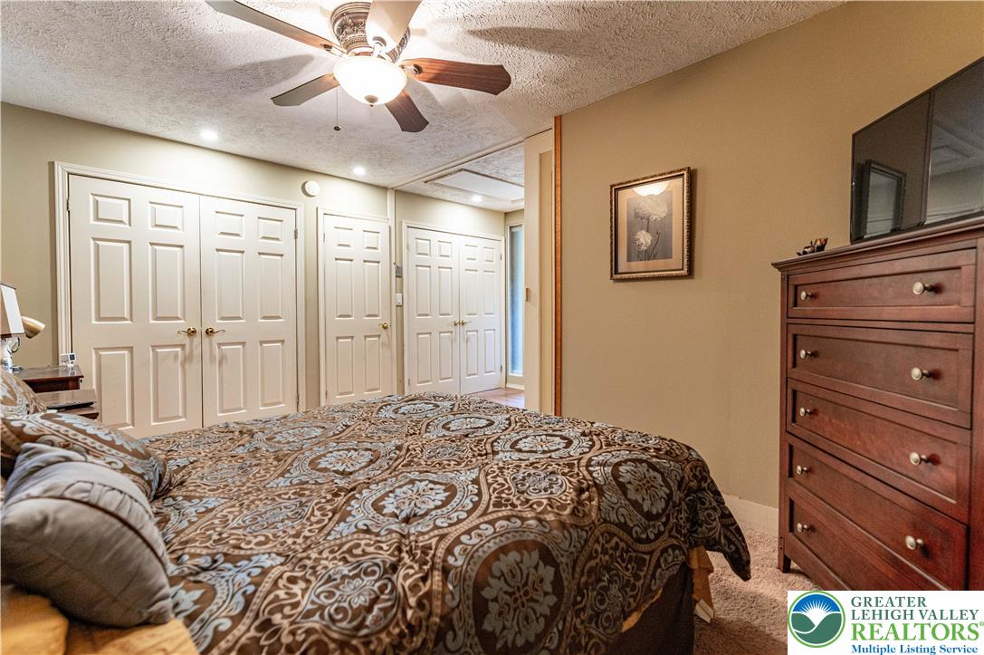1328 Winding Way Property Photo 39