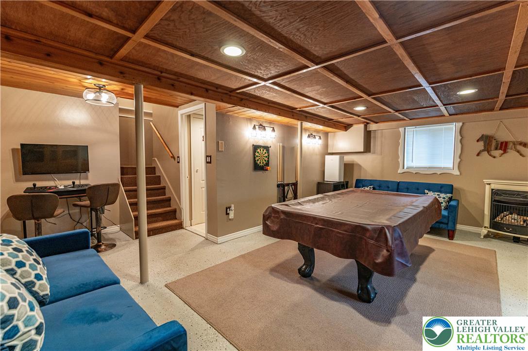 1328 Winding Way Property Photo 42