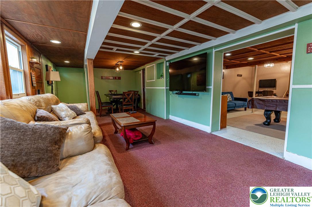 1328 Winding Way Property Photo 46