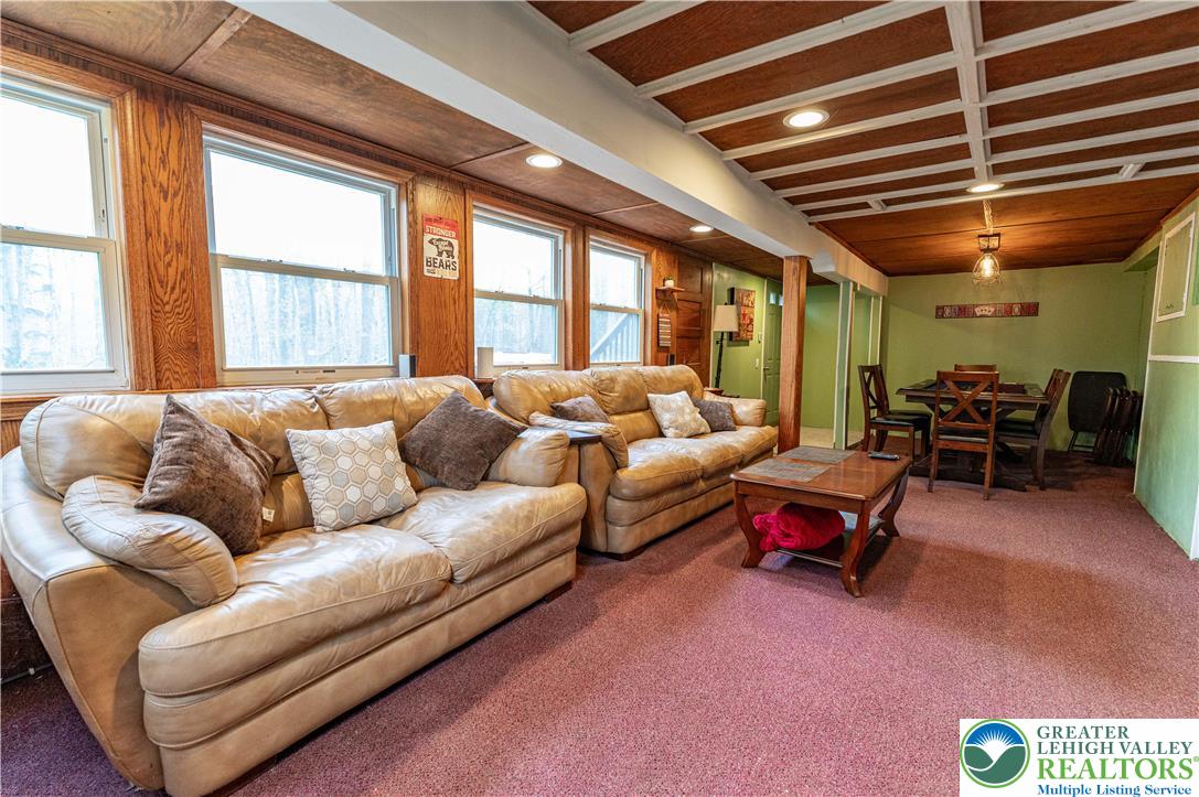 1328 Winding Way Property Photo 47