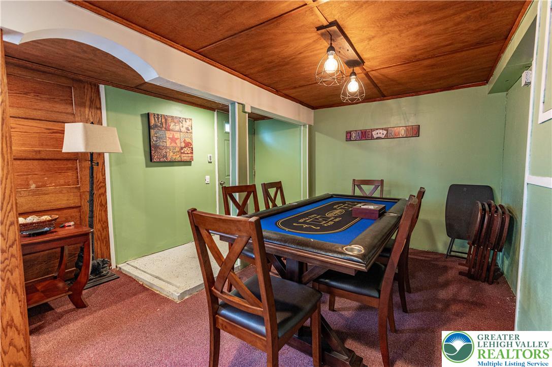 1328 Winding Way Property Photo 48
