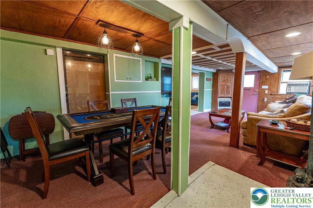 1328 Winding Way Property Photo 50