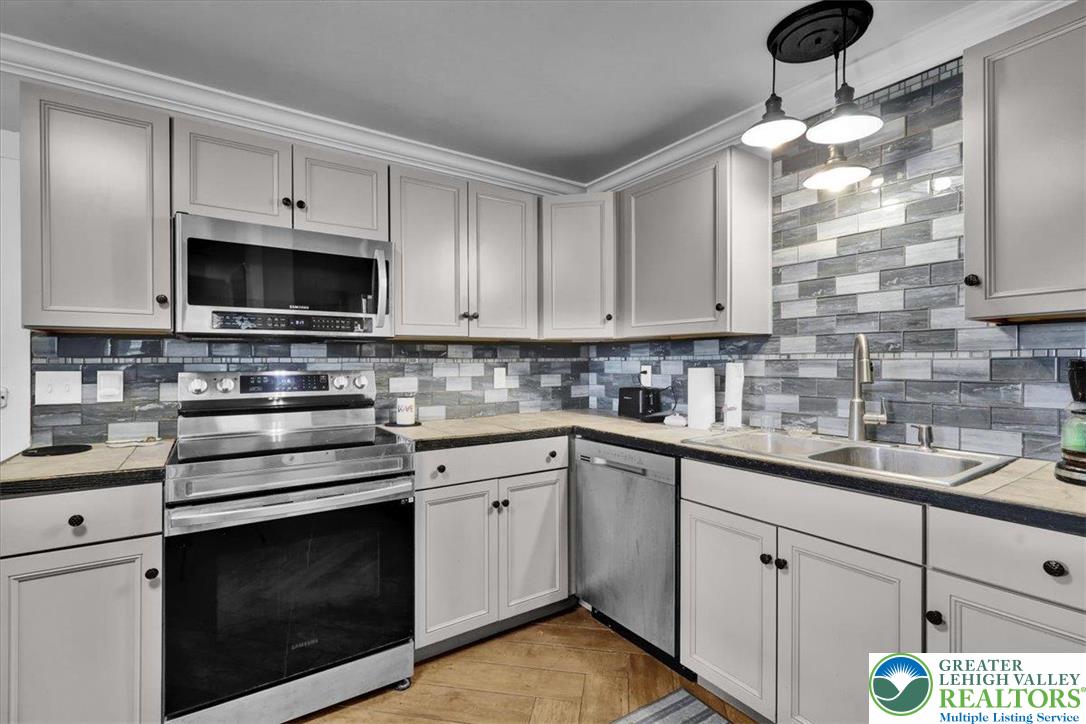 5867 Old Route 22 Property Photo 6