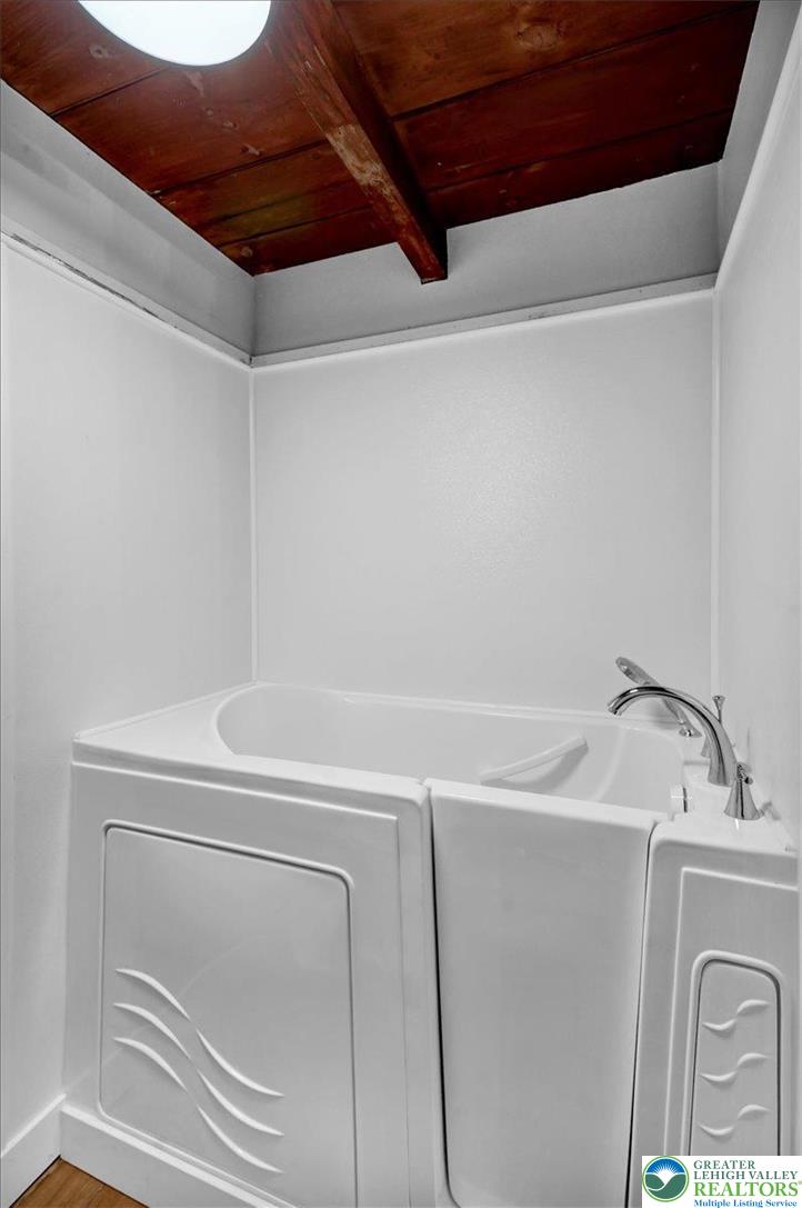 5867 Old Route 22 Property Photo 12