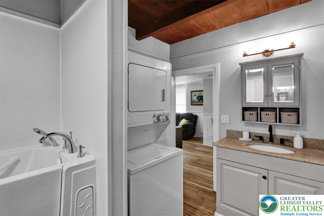 5867 Old Route 22 Property Photo 13