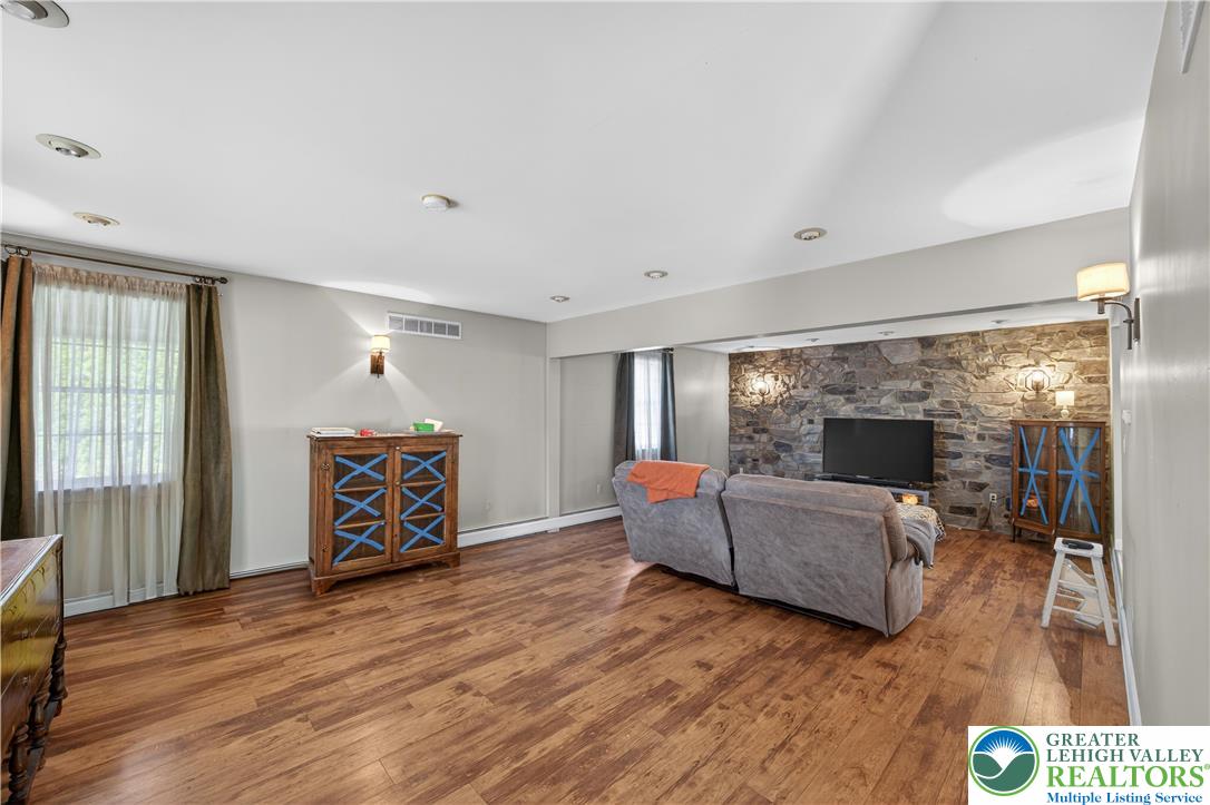 44 West 4th Street Property Photo 14