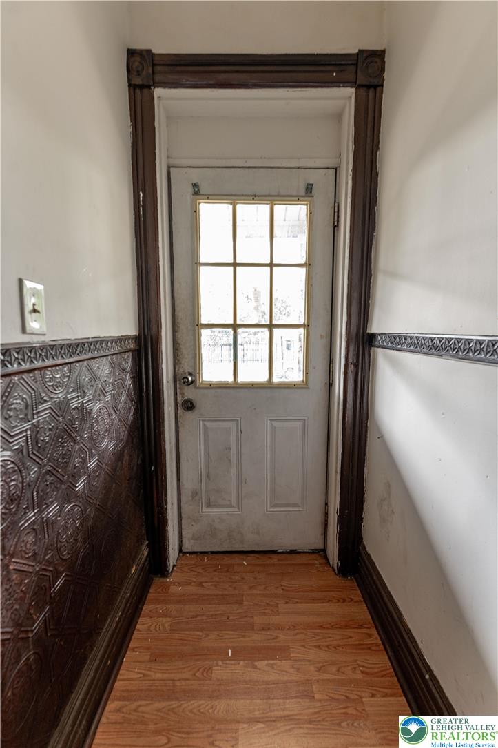 613 West Tilghman Street Property Photo 3