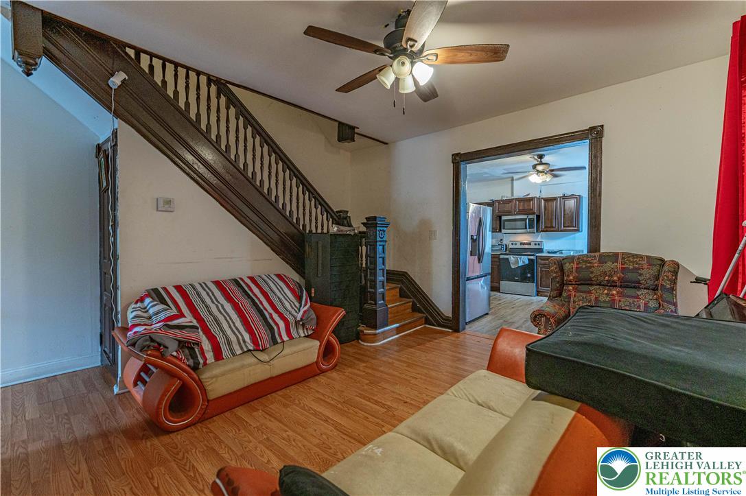 613 West Tilghman Street Property Photo 9